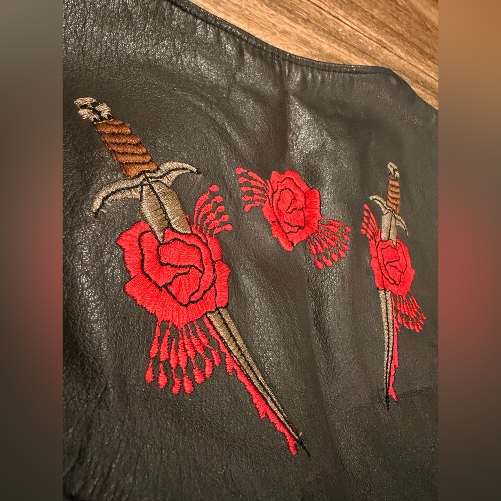 Park V Black Leather Fringe Vest Rose Dagger Embroidery Western Biker Women M - Picture 10 of 13